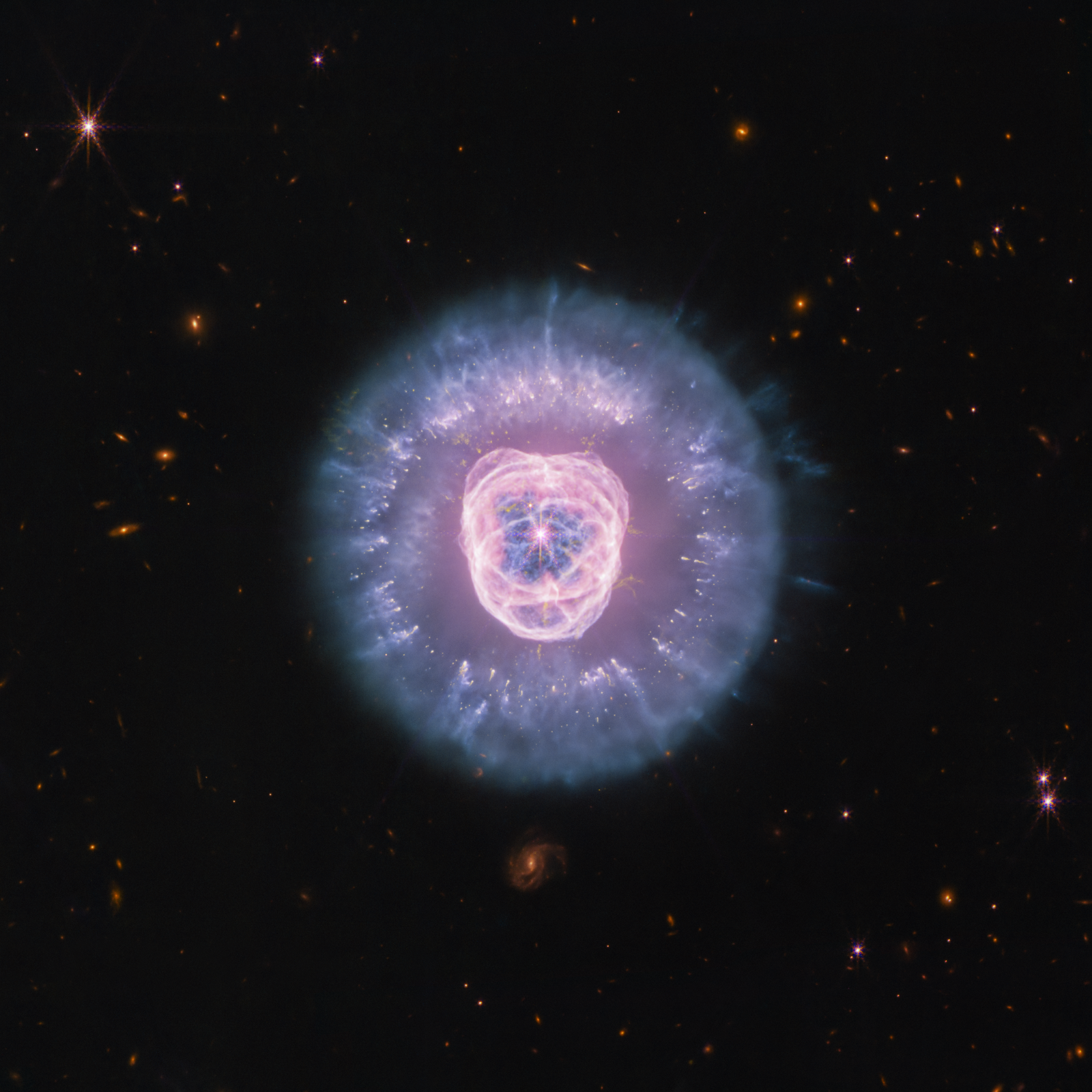 James Webb revela a Nebulosa Cabeça de Leão com detalhes inéditos