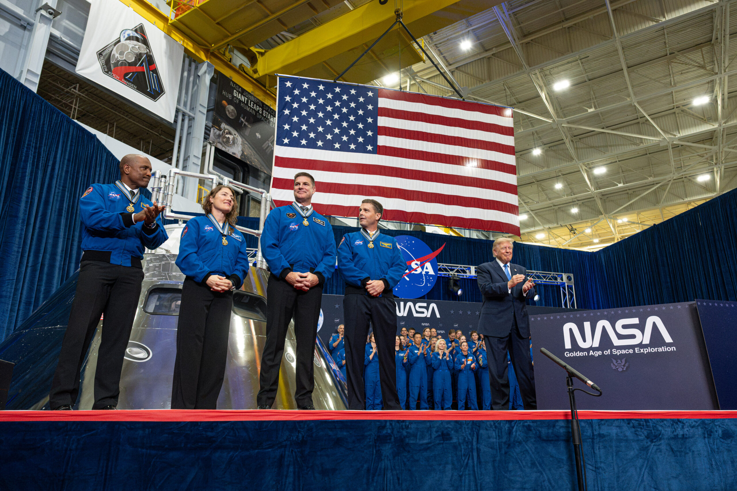 Tripulação da Missão Artemis II é Condecorada com a Medalha de Honra Espacial do Congresso dos Estados Unidos