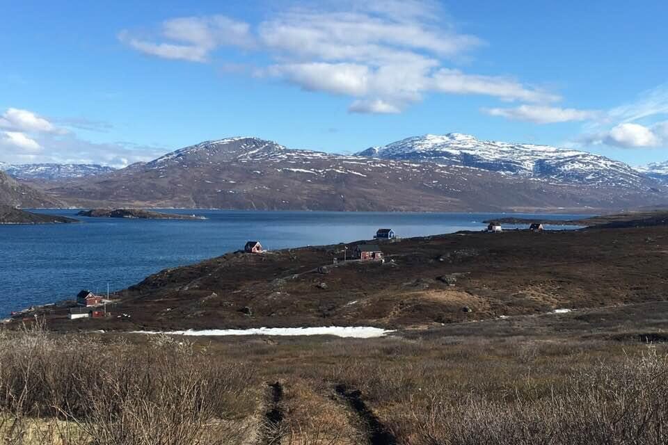 Fiorde visto a partir de uma fazenda de ovelhas em Neriunaq, Groenlândia