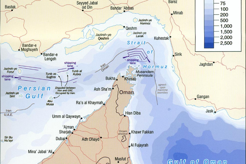 Mapa do Estreito de Ormuz entre o Irã e a Península Arábica