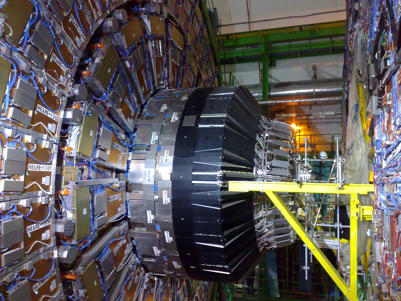 CERN e Mistral anunciam parceria para desenvolver IA para física de partículas