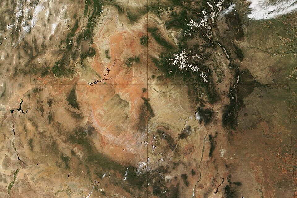 Imagem de satélite da região de Four Corners, no sudoeste dos Estados Unidos, usada como contexto geográfico